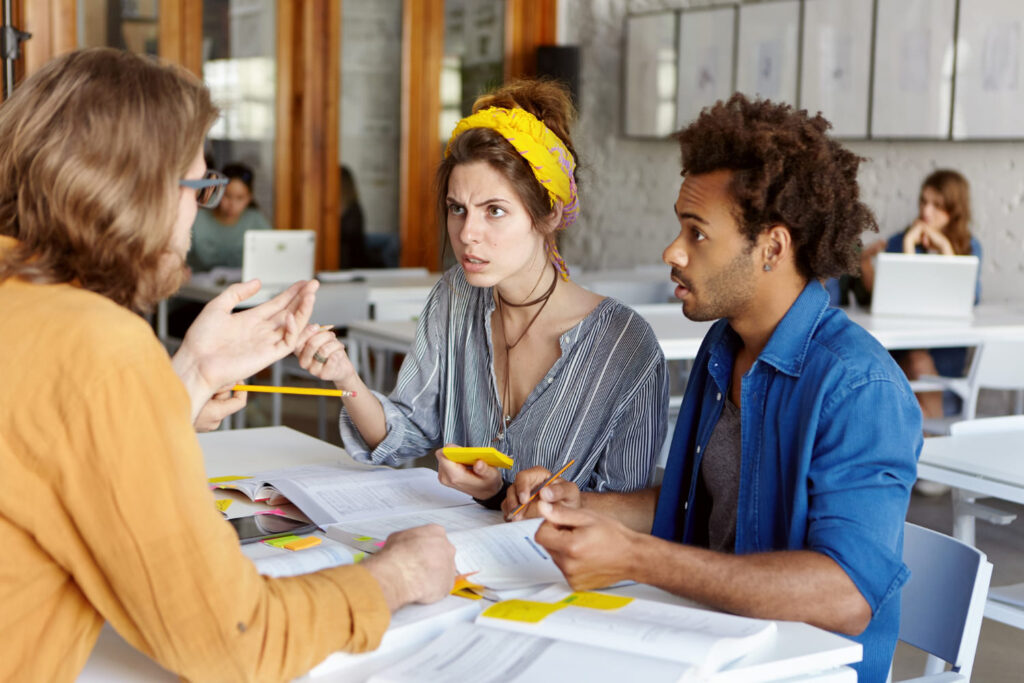 Expression française il faudrait peut-être signification réelle entreprise